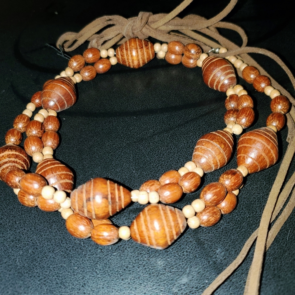 🤎Beautiful Hand Made Beaded Necklace 🤎